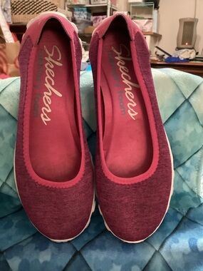 Pink Skechers Ballet Flats /Gently Worn